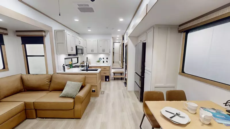 Sierra Fifth Wheels Main Room