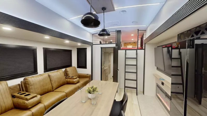 Heritage Glen Fifth Wheels Main Room